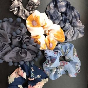 6 scrunchies
